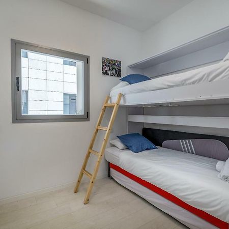 Beautiful Sunny 3 Bedrooms In Font Of The Beach テル・アビブ エクステリア 写真